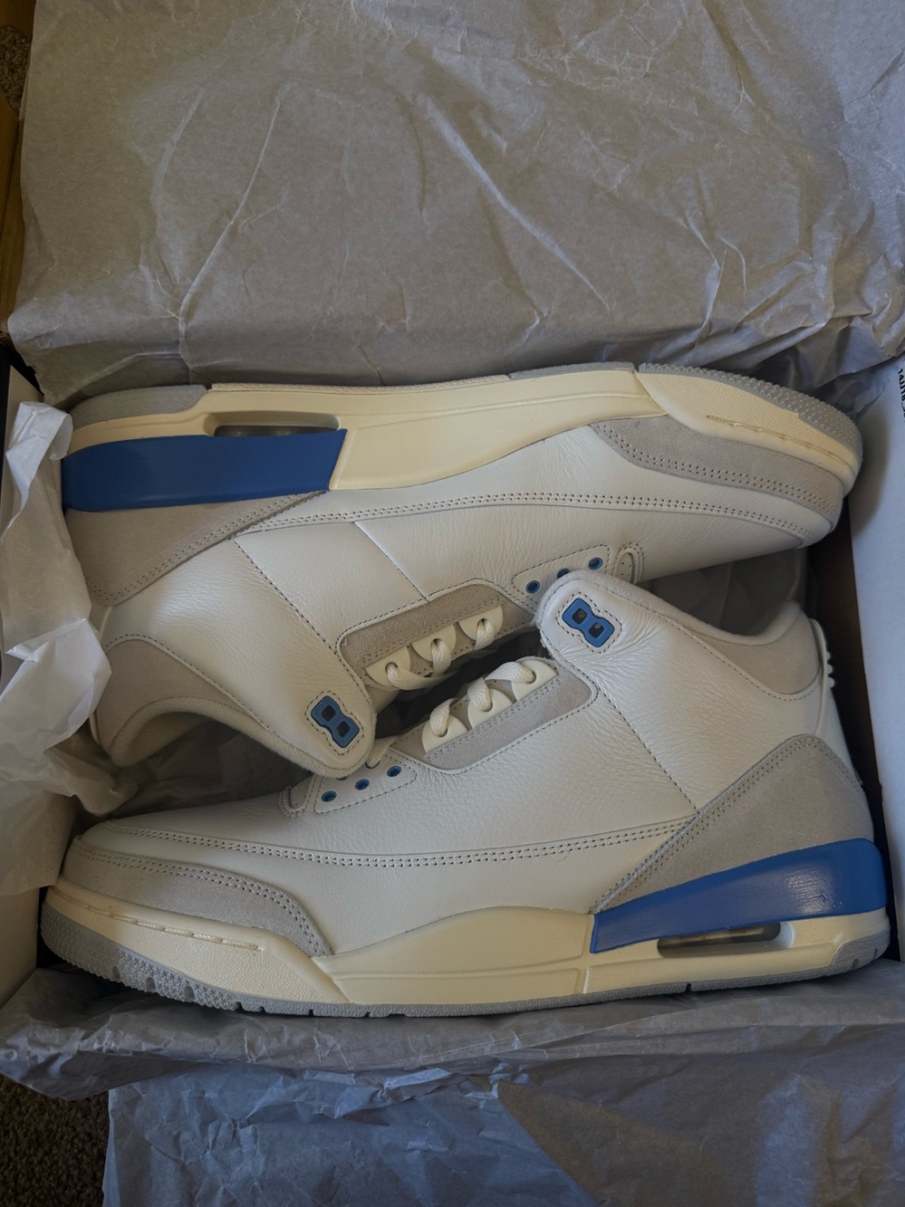 Jordan• 3 Retro in Summit White, Hydro
